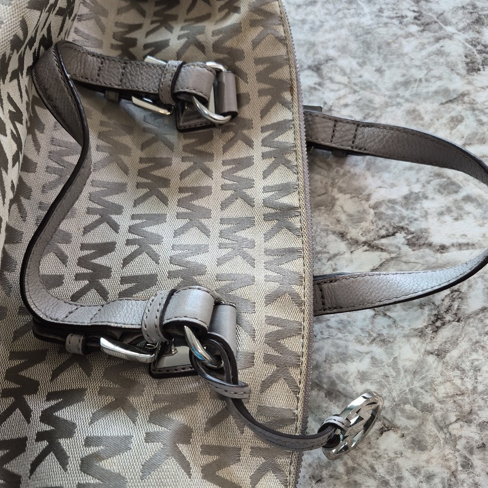 MICHAEL KORS GRAYSON Gray Canvas  Signature Hand/Shoulder Bag - Picture 7 of 8